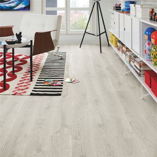 Pergo Studio Oak Laminate Flooring Plank Sensation L0331-03867 Image 2