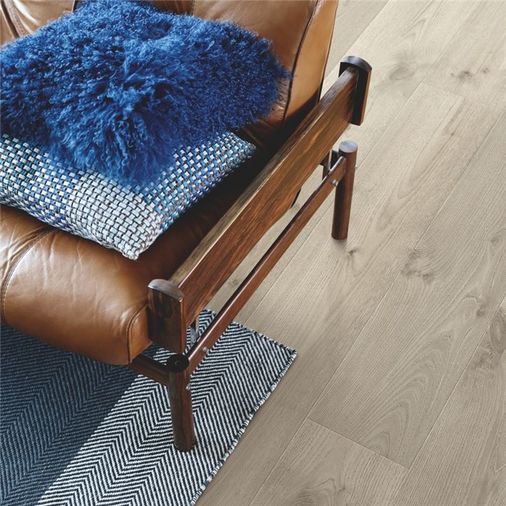 Pergo Vintage Grey Oak Laminate Flooring Plank Micro Bevel L0339-04311 Image 3