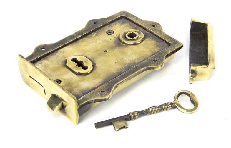 91528 - Aged Brass Davenport Rim Lock FTA Image 3