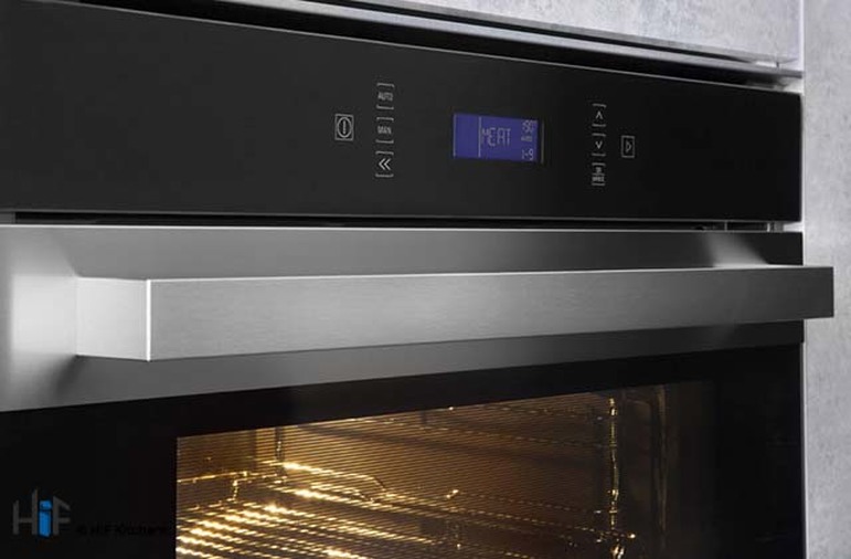 Hotpoint Single Oven Catalytic Touch Control SI7871SCIX  Image 3